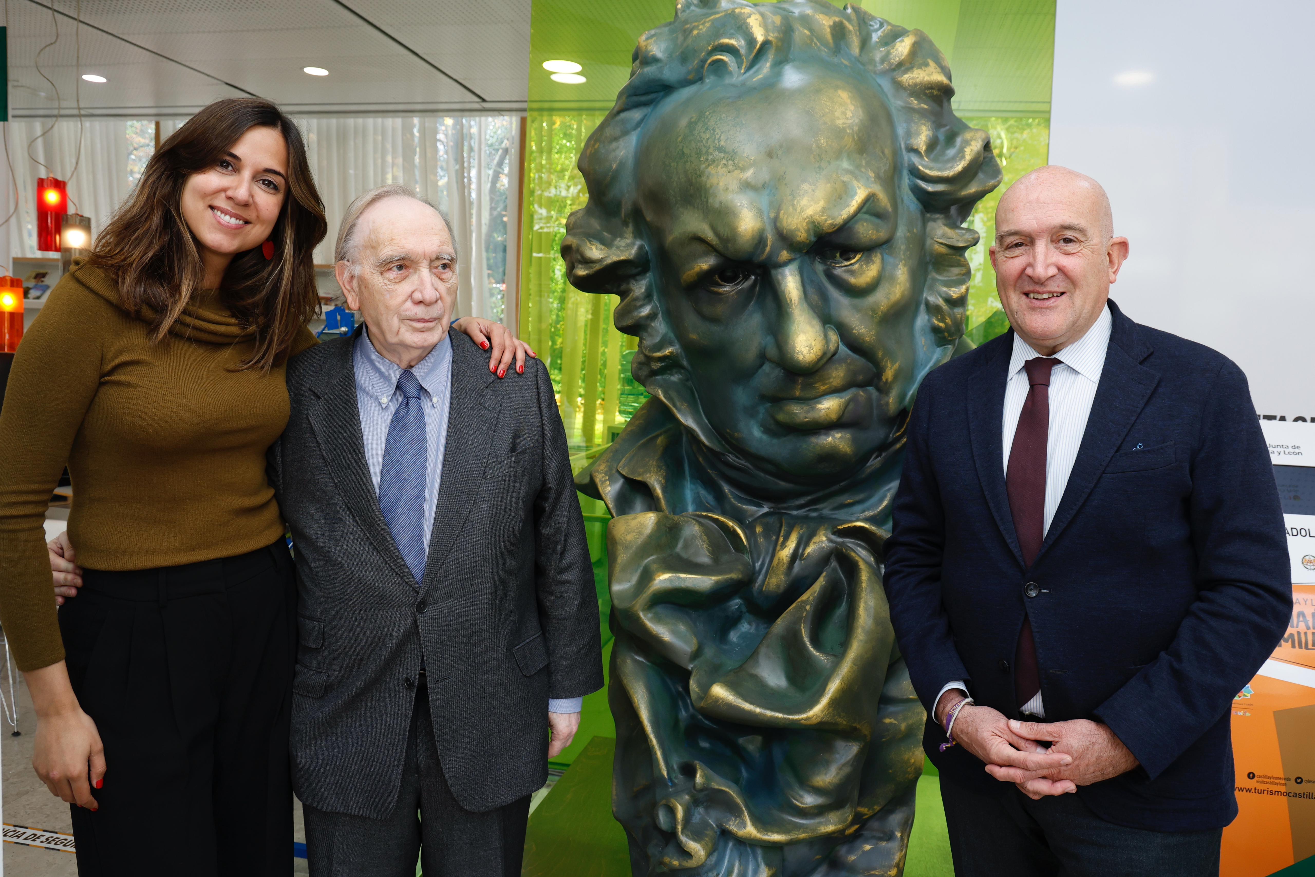 Estatua Premios Goya.jpeg