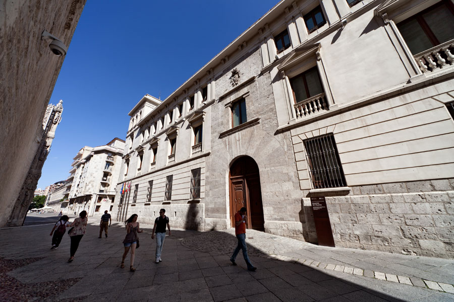 Palacio del Marqués de Villena 1 MNE5.jpg