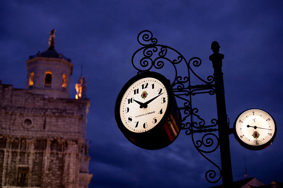 Archivo diocesano y catedralicio 1 reloj catedral.jpg