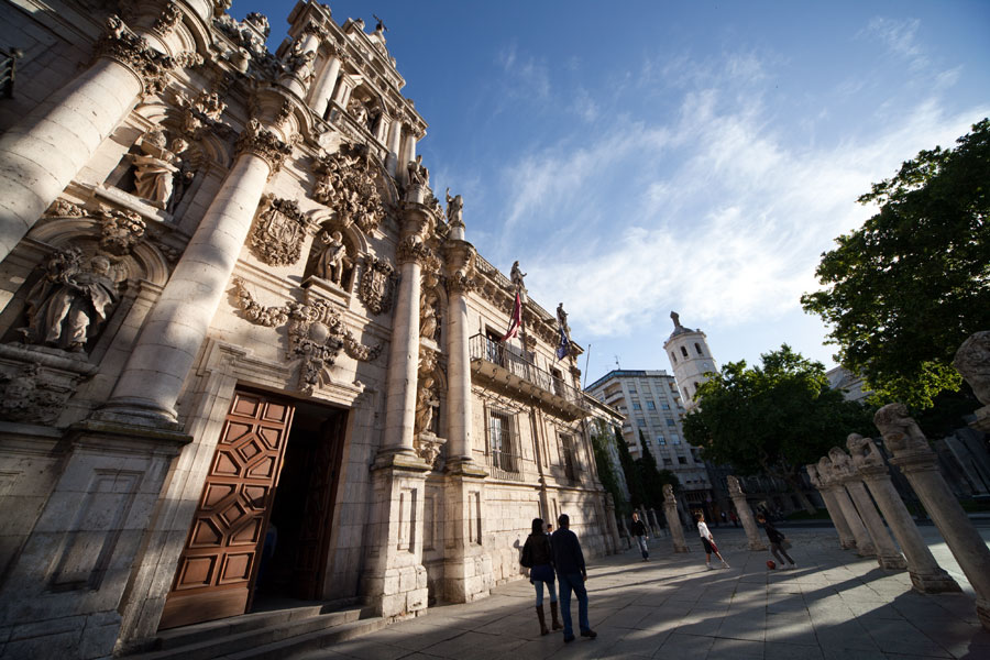 Archivo de la Universidad de Valladolid 1 facahadauva2.jpg