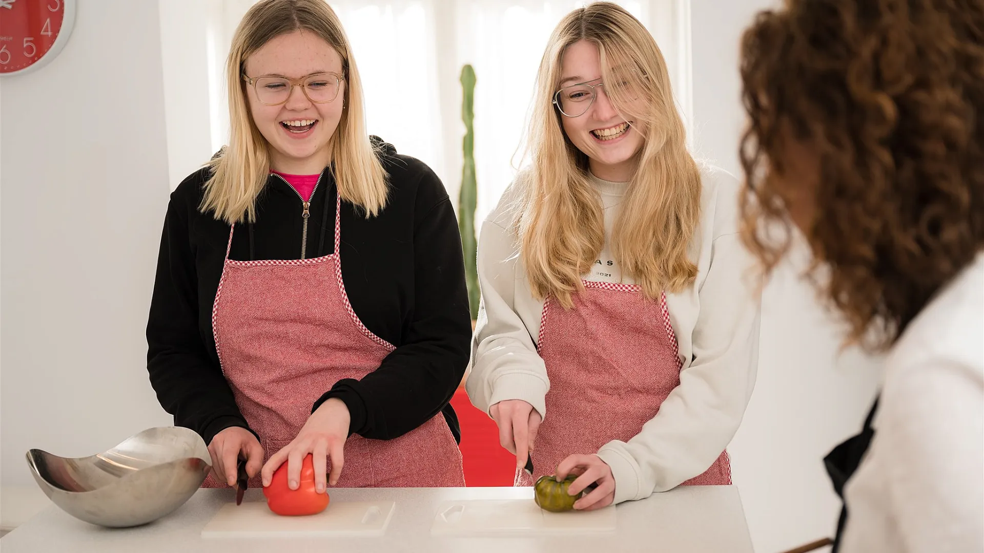 La Casa del Español 1 Alumnas práctica de cocina centro de idiomas la casa del español