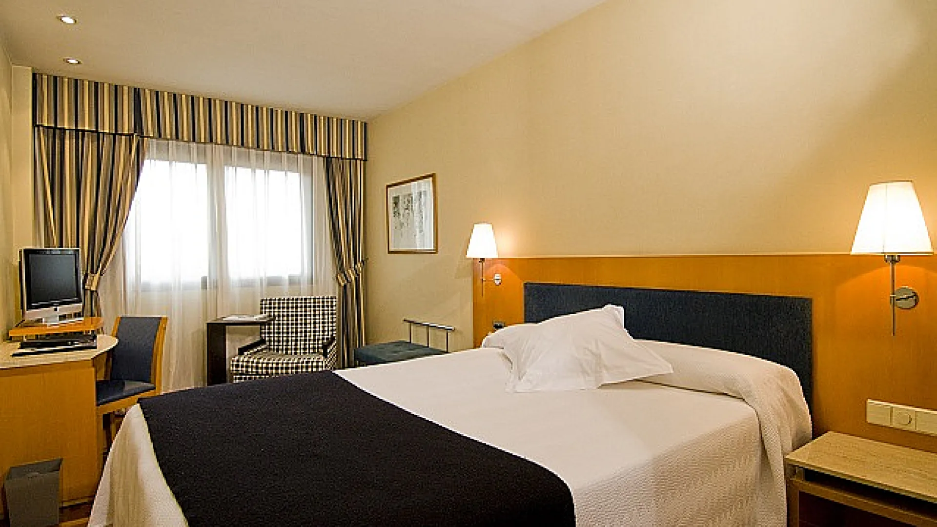 Hotel Ciudad de Valladolid 7 NHCiudad7.jpg