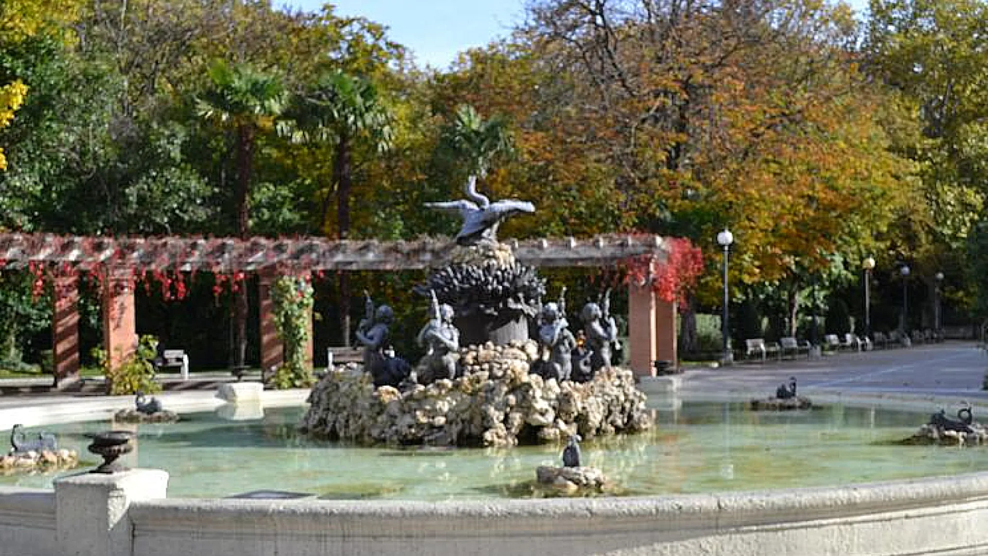 Fuente del Cisne 1 Cisne.jpg