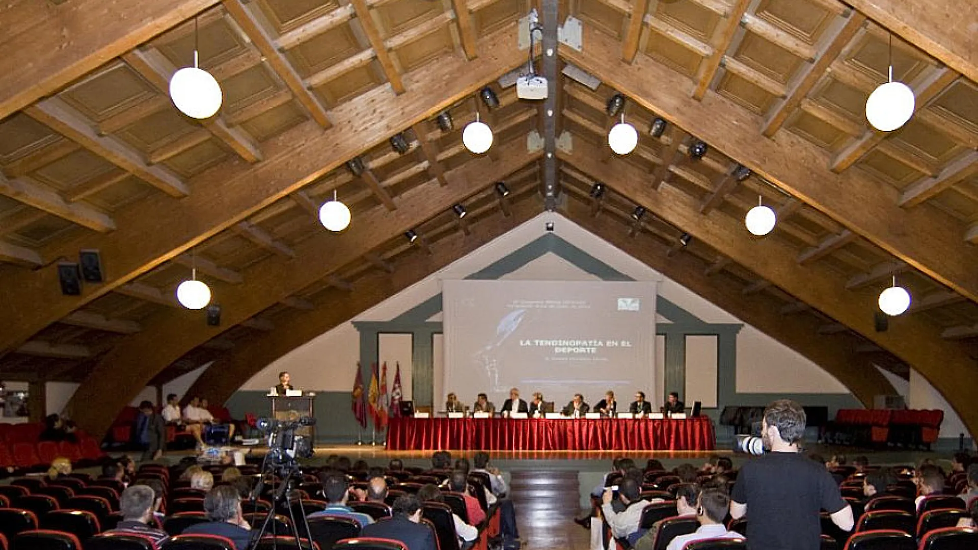 Palacio de Congresos Conde Ansúrez 7 CondeAnsurez3.jpg