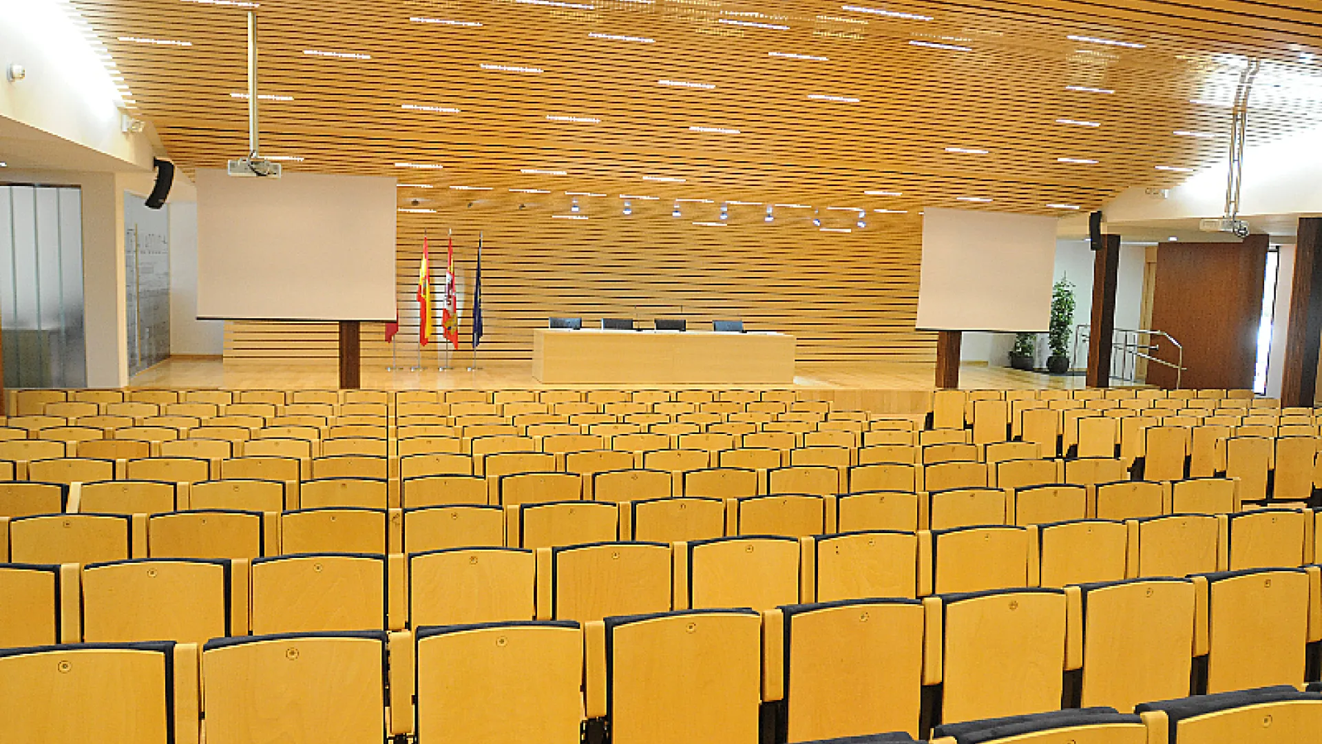 Valladolid Centro Congresos 5 Feria13.jpg