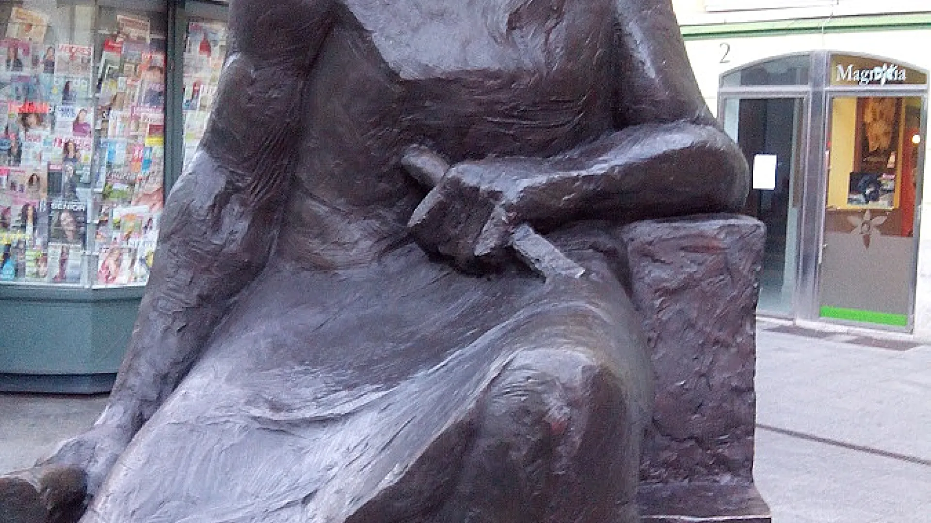 Monumento al Imaginero 2 Imaginero2.jpg