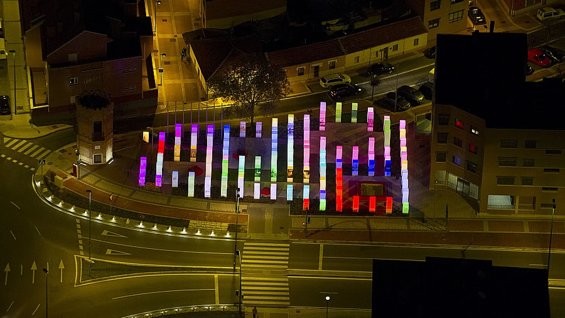 Plaza de las Ciudades Hermanas 2 JasonHawkes-Plaza Ciudades Hermanadas 1.jpg