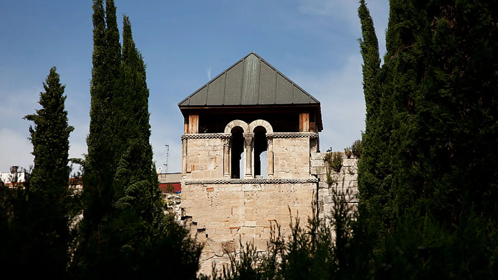Plazas de la Universidad y de Portugalete 4 PlazaUniversidad3.jpg