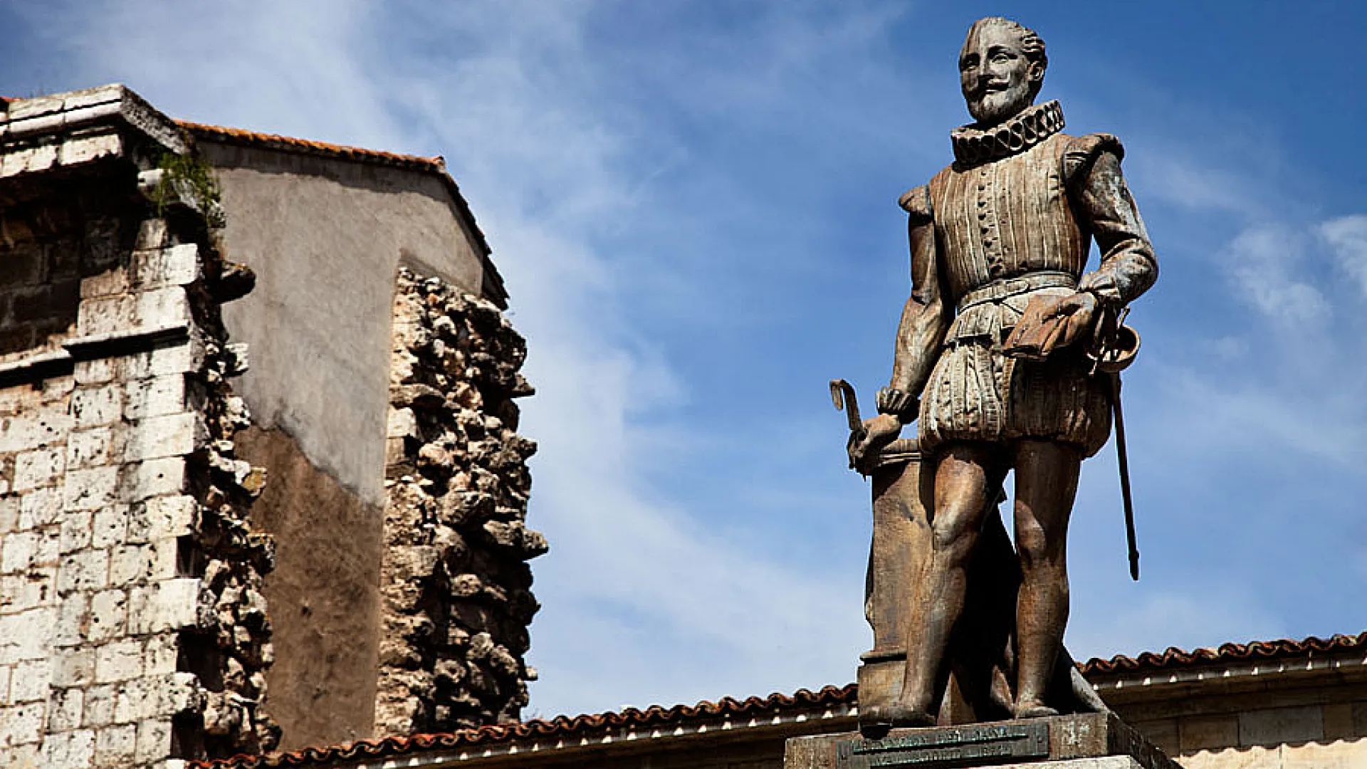 Plazas de la Universidad y de Portugalete 5 PlazaUniversidad4.jpg