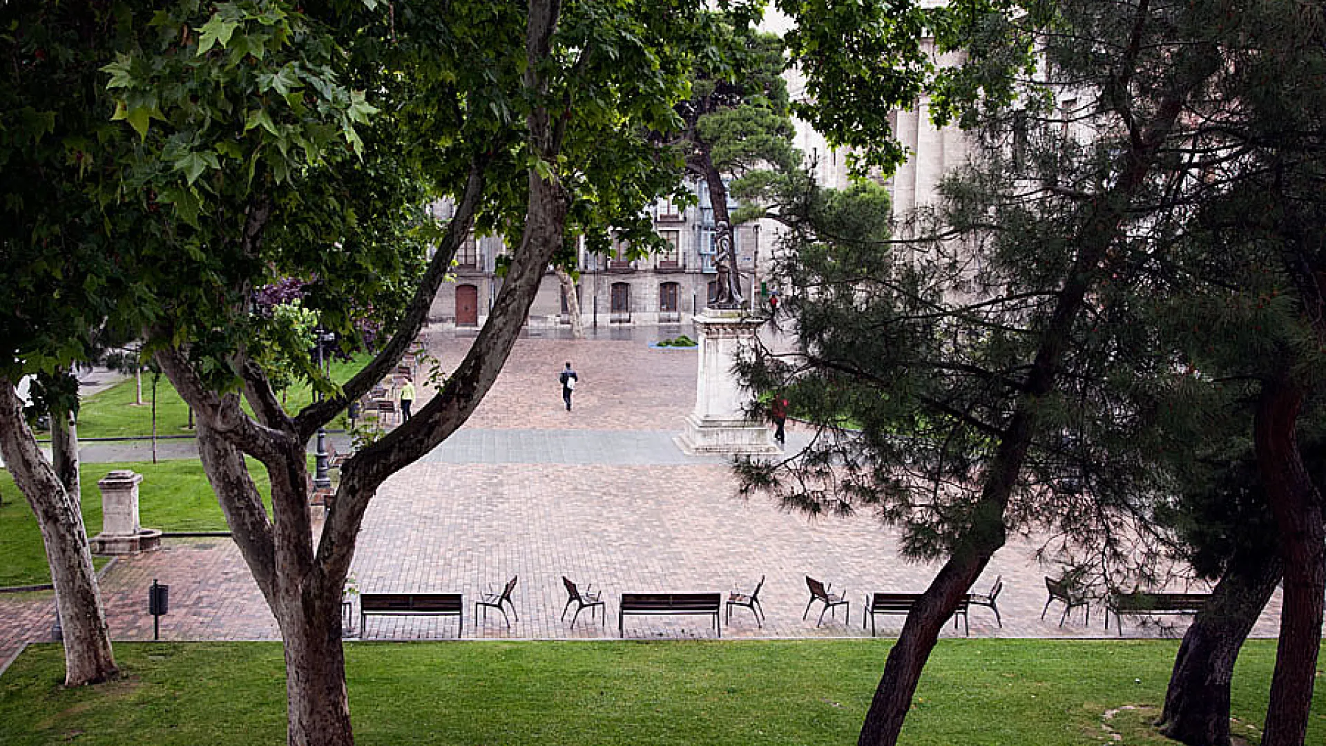 Plazas de la Universidad y de Portugalete 6 PlazaUniversidad5.jpg