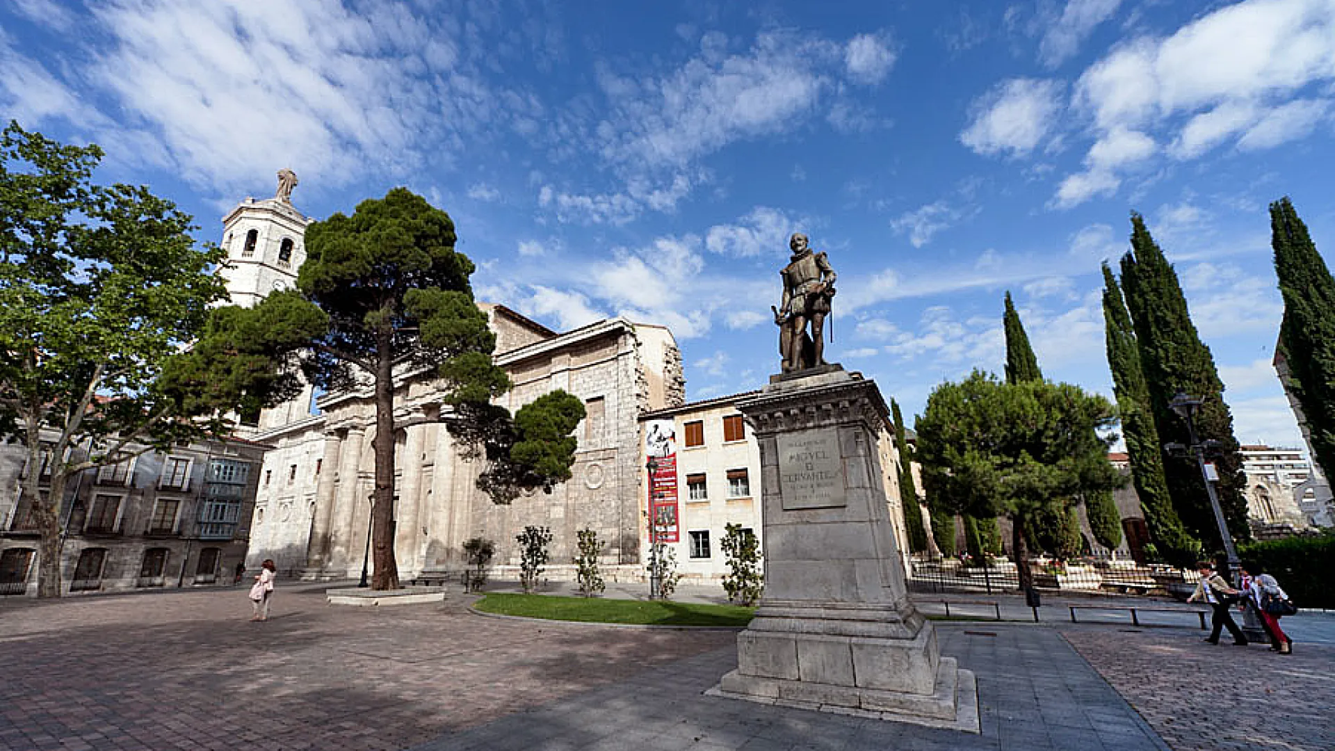 Plazas de la Universidad y de Portugalete 9 PlazaUniversidad8.jpg