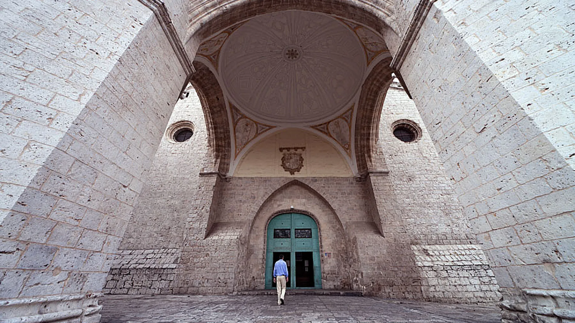 Iglesia y Monasterio de San Benito 4 Sanbenito4.jpg