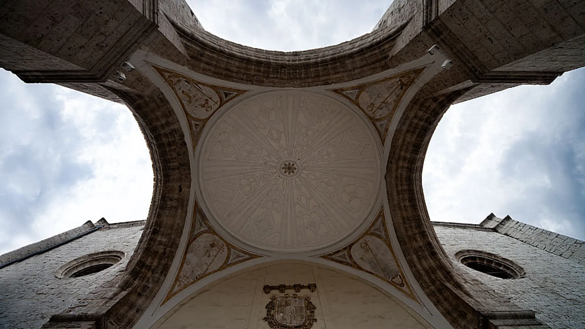 Iglesia y Monasterio de San Benito 5 Sanbenito5.jpg