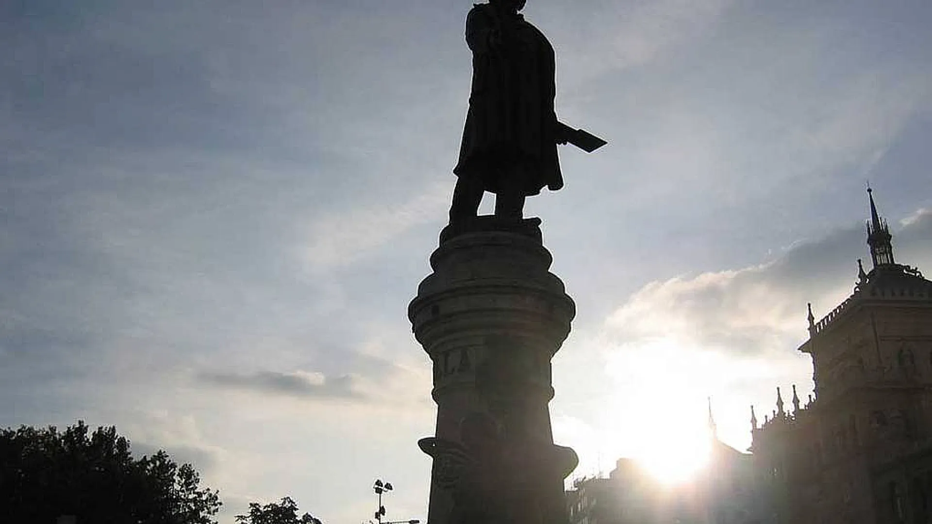Estatua de José Zorrilla 1 Zorrilla1.jpg