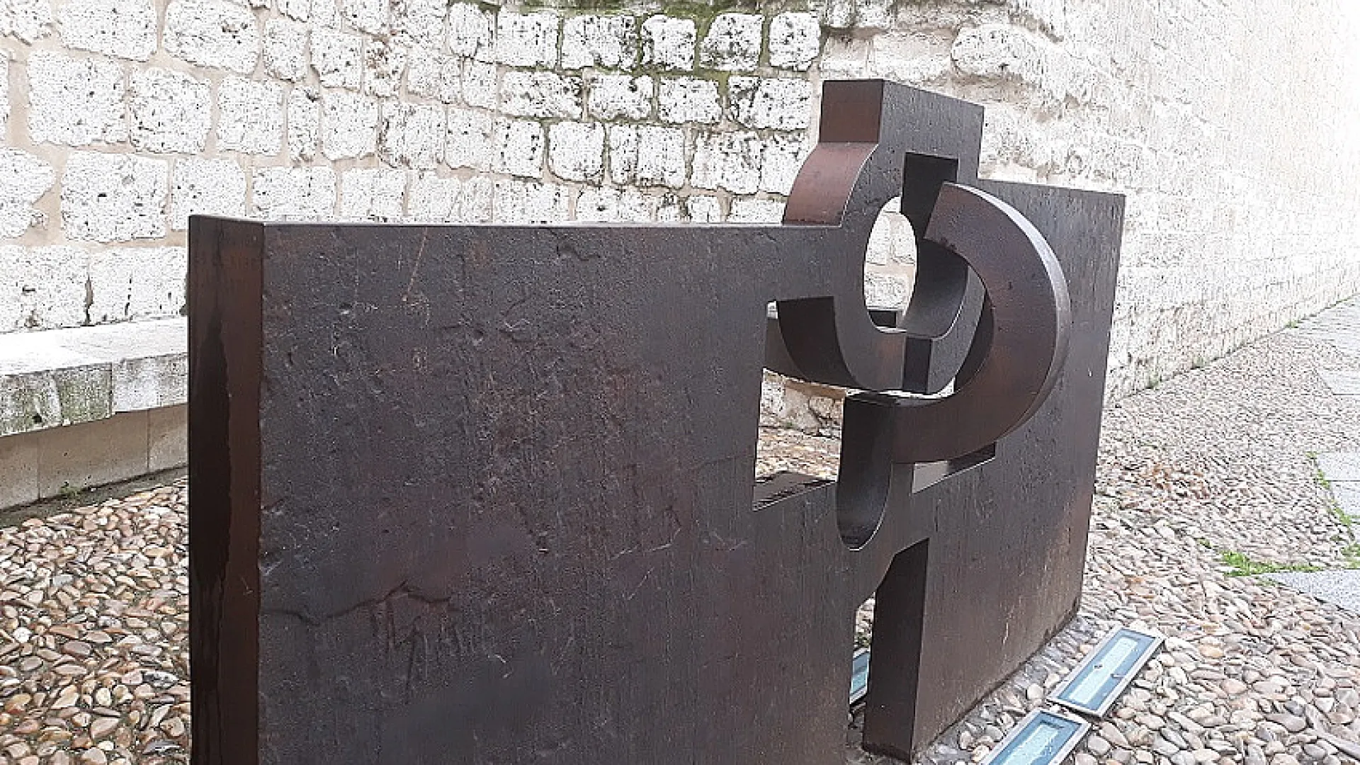 Lo profundo es el aire 2 chillida valladolid.jpg