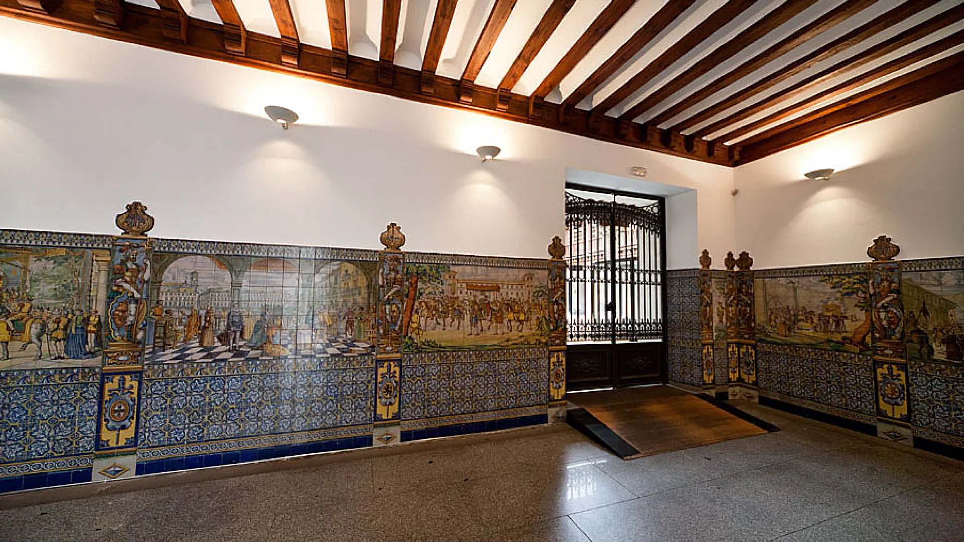 Sala de exposiciones del Palacio de Pimentel 2 pimentel2.jpg
