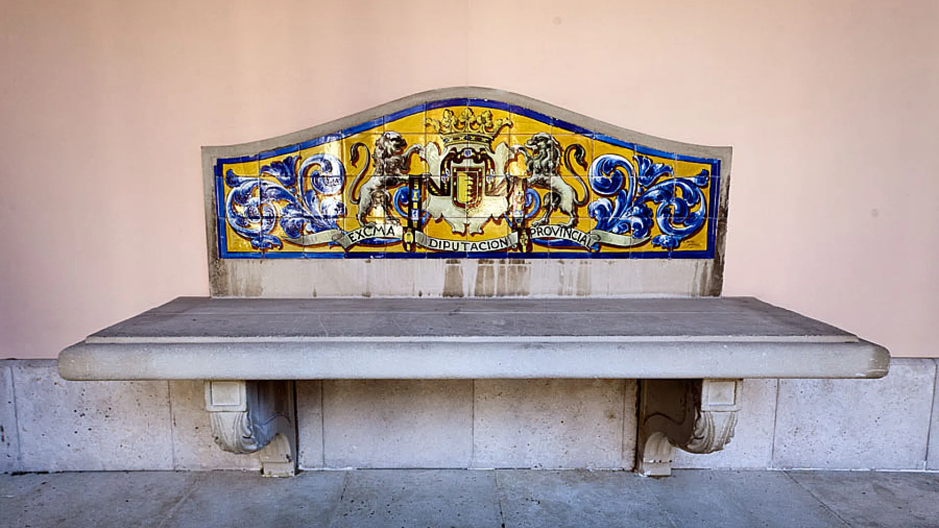 Sala de exposiciones del Palacio de Pimentel 8 pimentel8.jpg