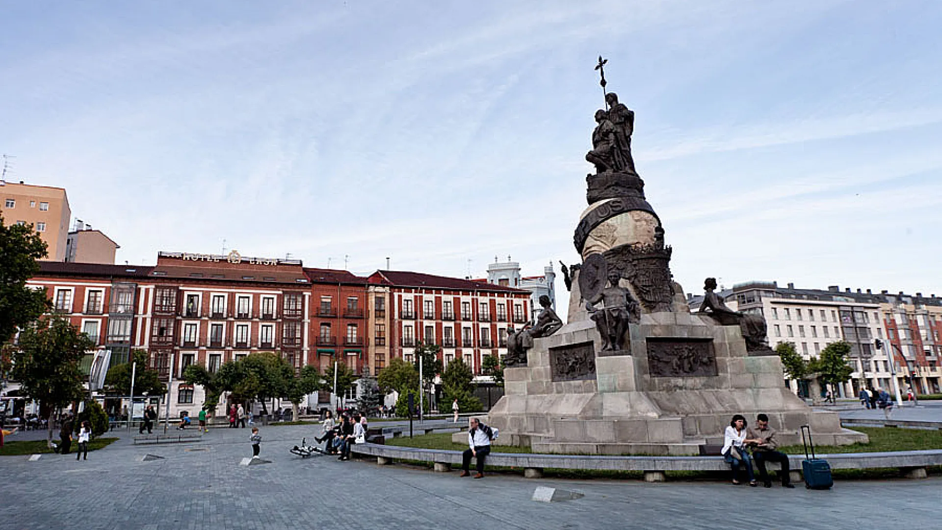 Monumento a Cristóbal Colón 1 plaza colon.jpg