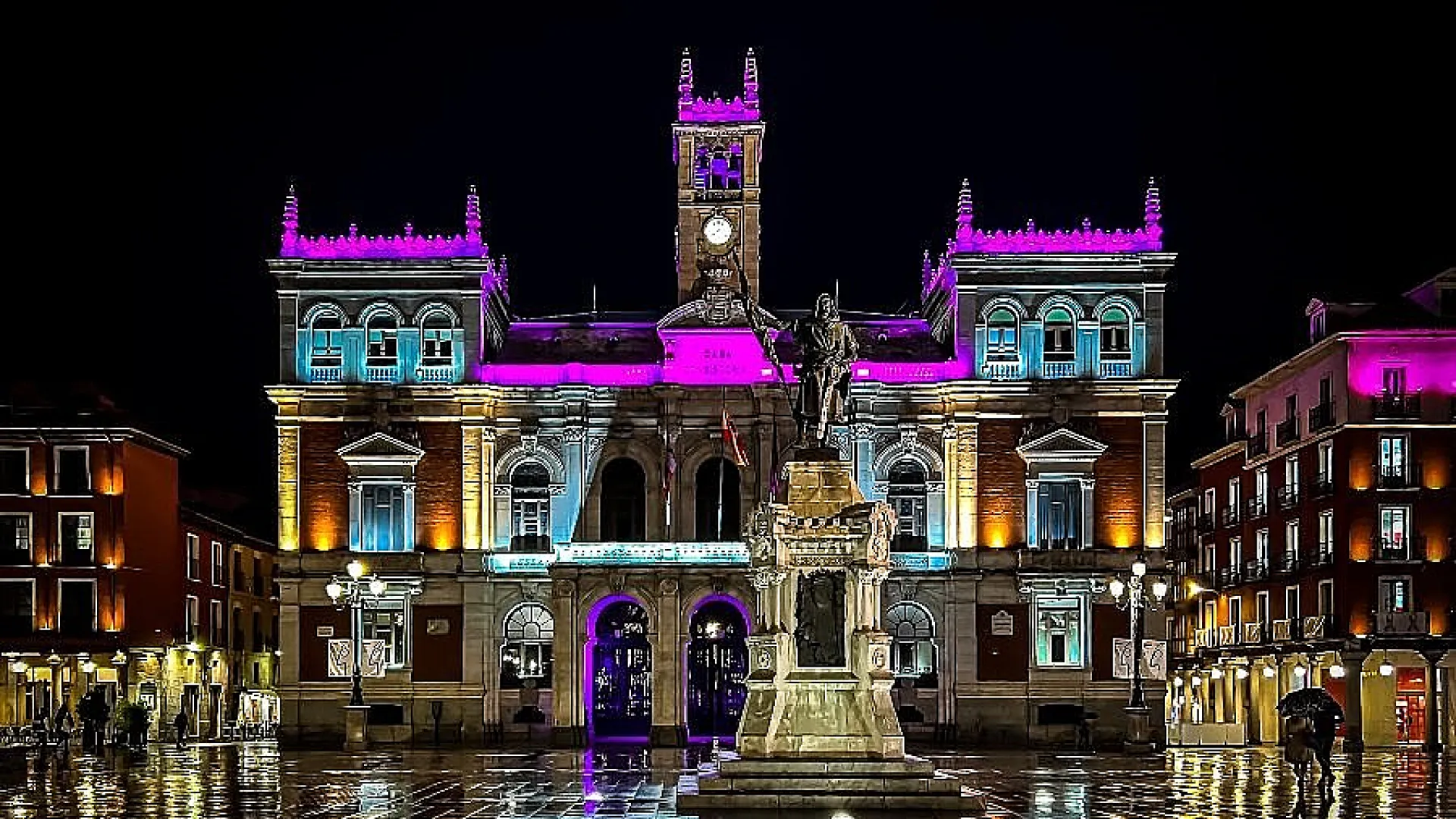 Plaza Mayor 1 plaza mayor valladolid de noche.jpg