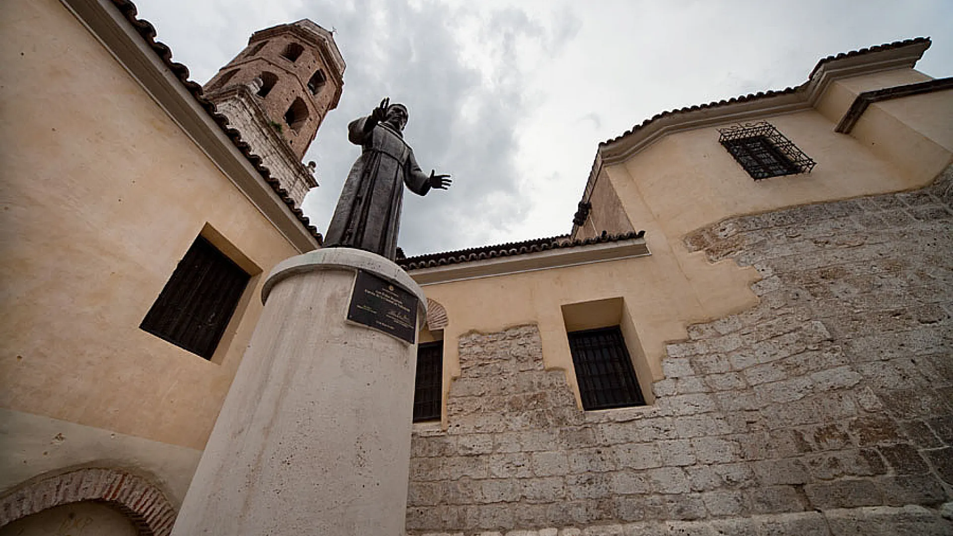 Iglesia de El Salvador 4 salvador1.jpg