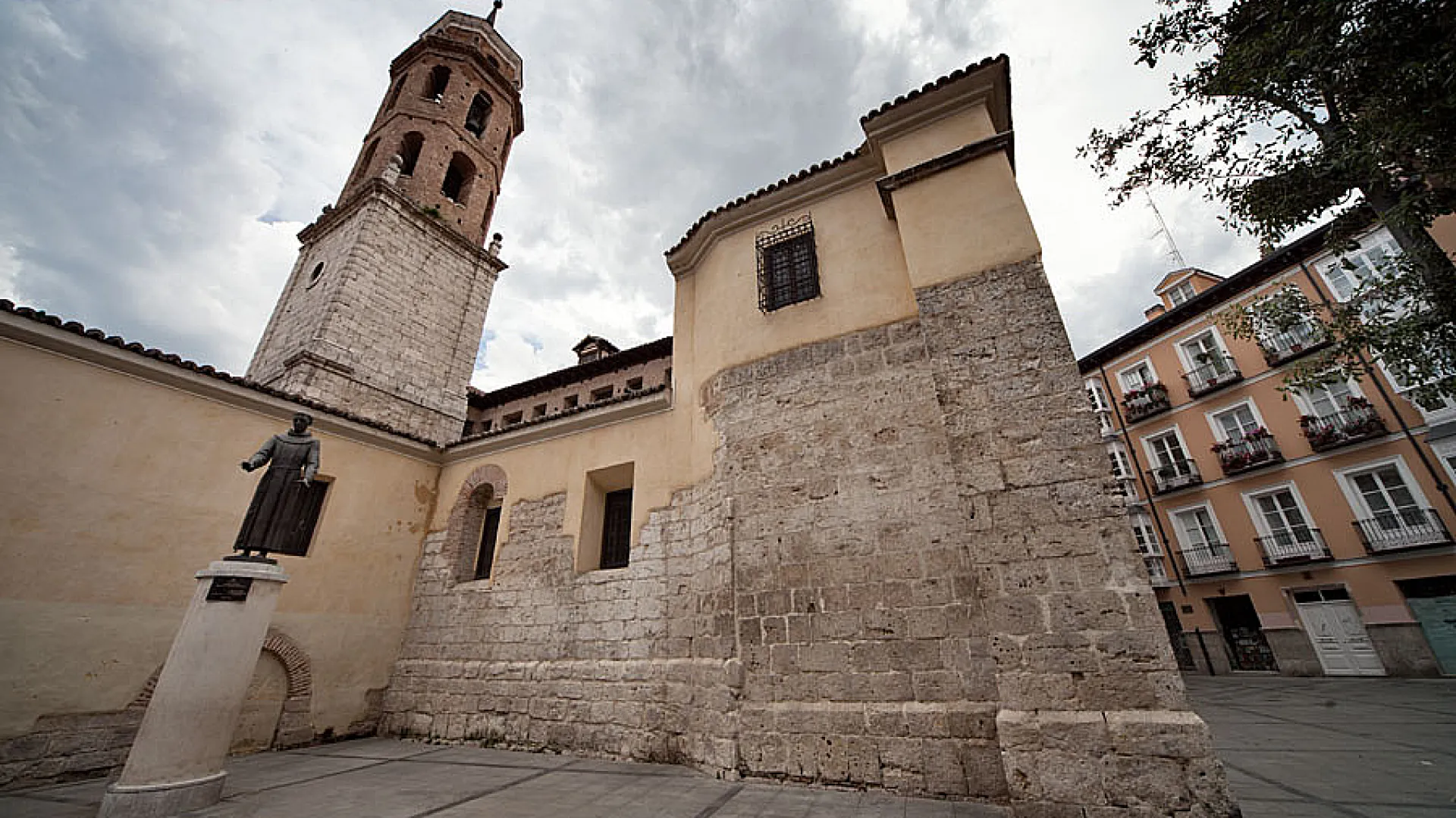 Iglesia de El Salvador 5 salvador2.jpg