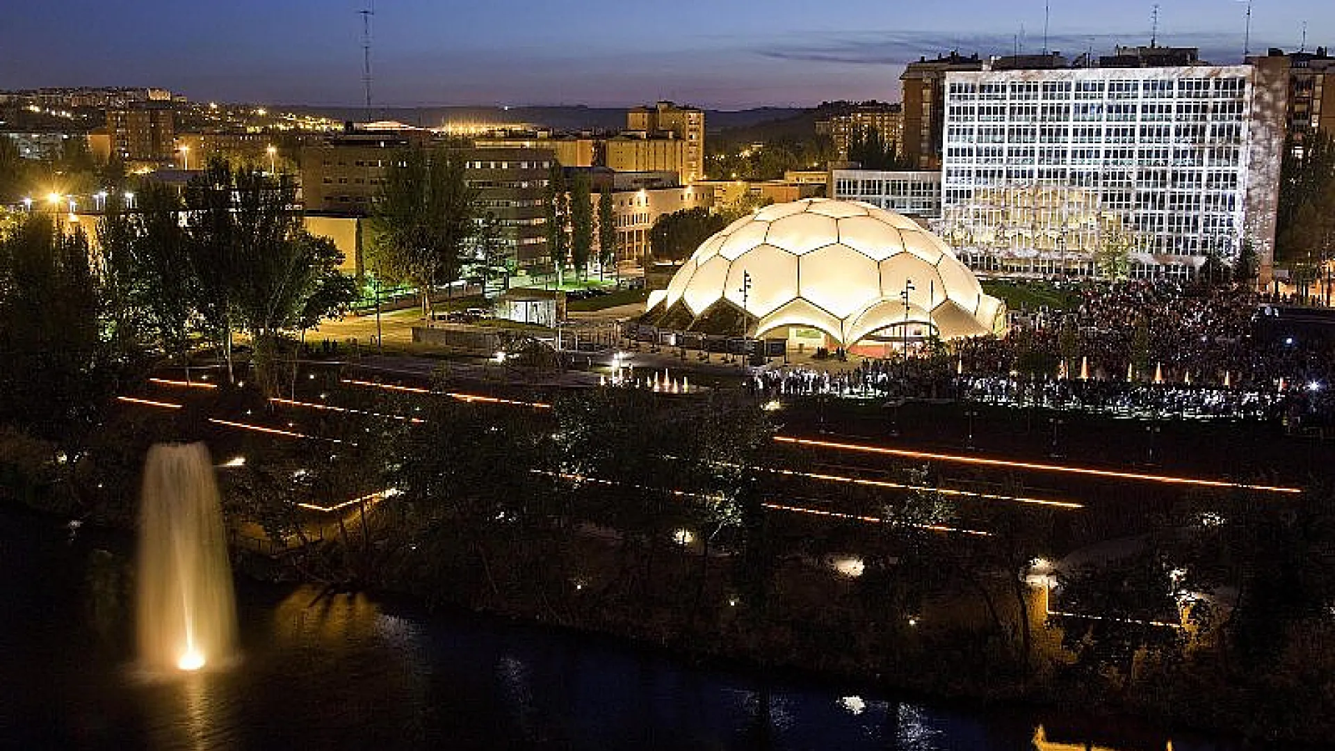 Cúpula del Milenio 1 Cupula1.jpg