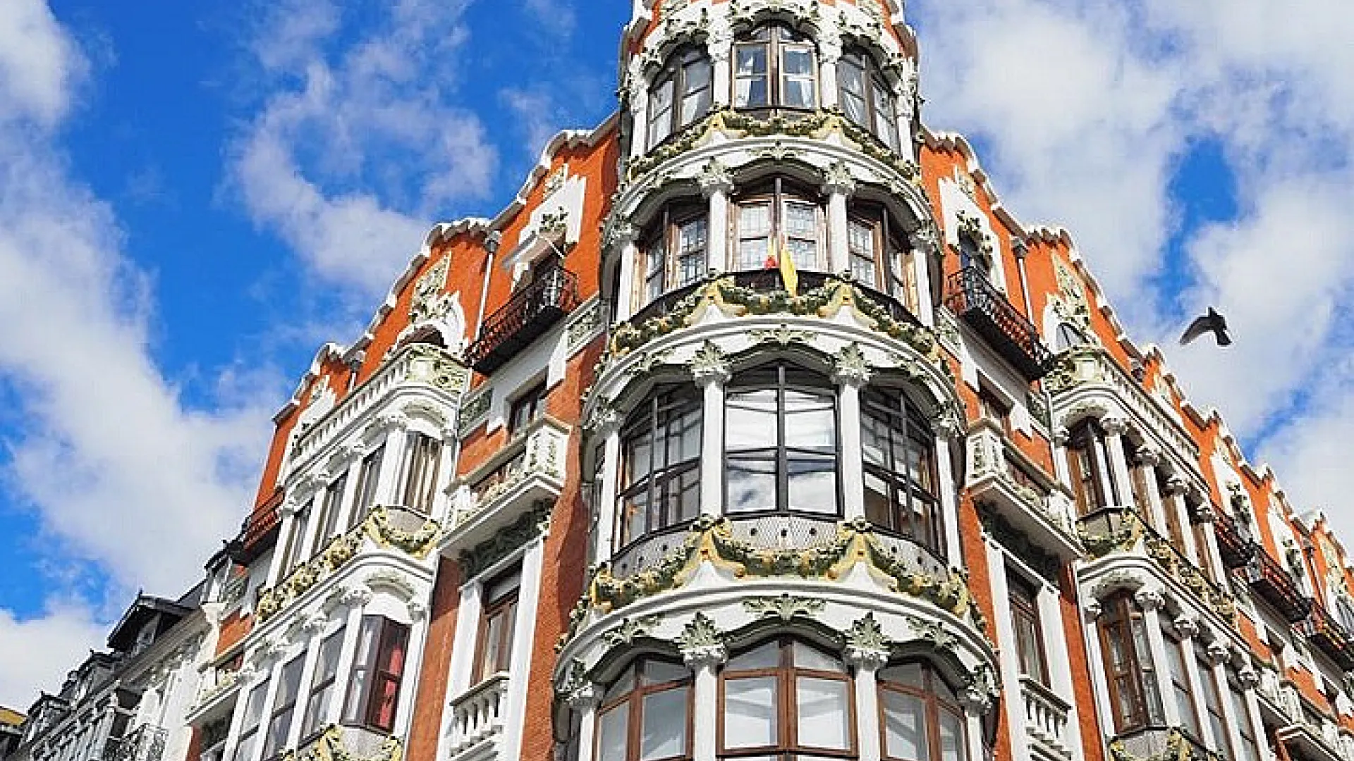 Acera de Recoletos 1 casa del principe detalle.jpg