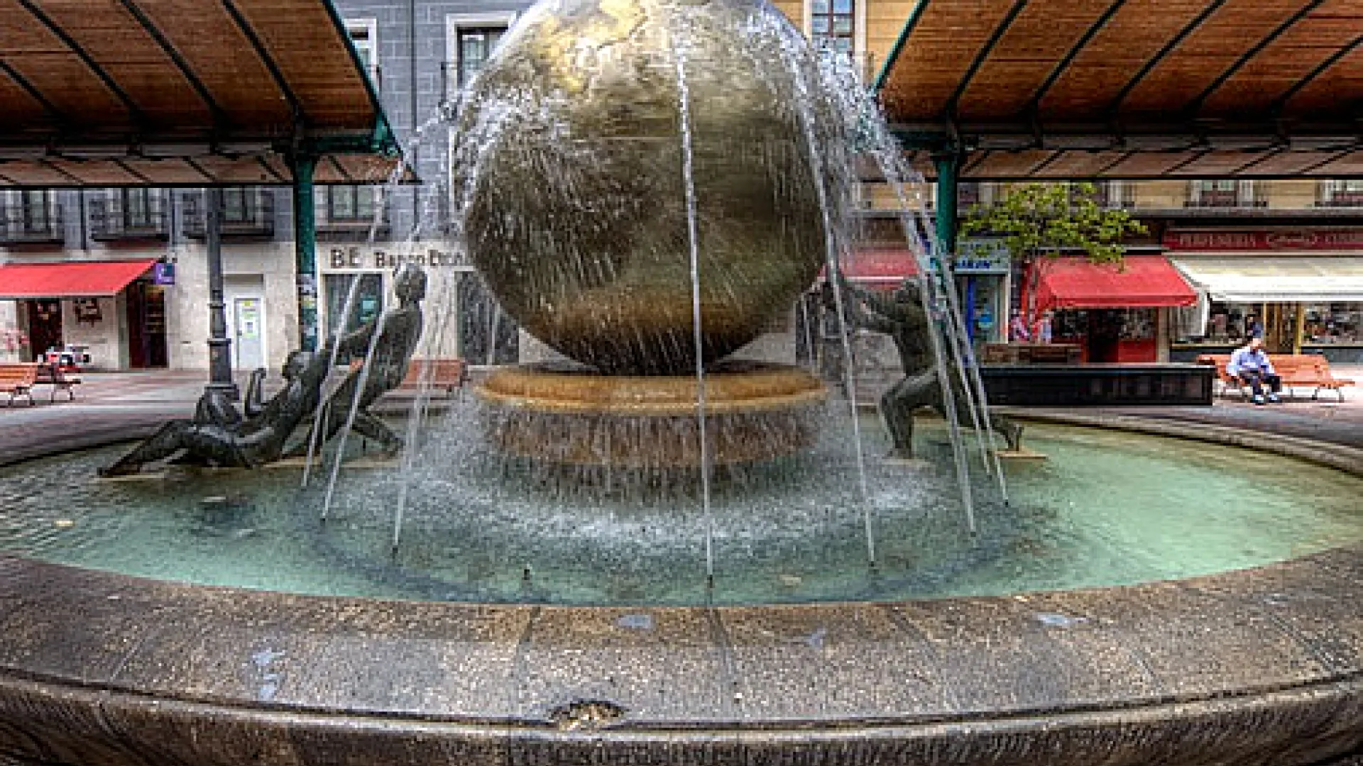 Fuente de los niños 2 plaza españa valladolid.jpg