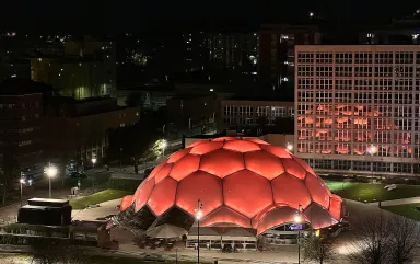 Cúpula del Milenio. Iluminacion Naranja. Ríos de Luz