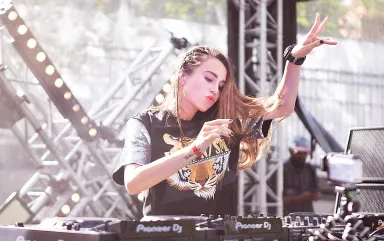 Juicy M.JPG