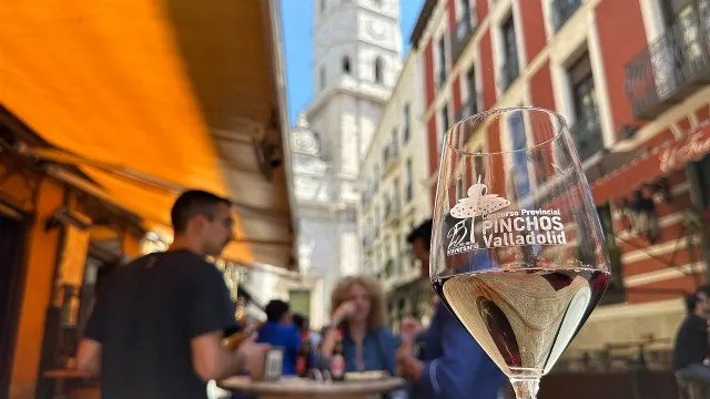 Vino en la calle Cascajares junto a la catedral