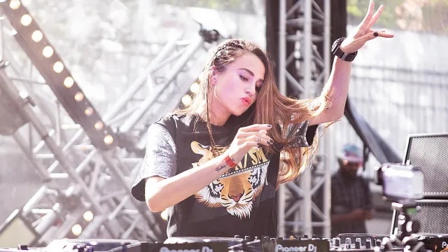 Juicy M.JPG